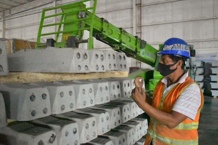 Arranca la producción de durmientes para Tren Maya en Umán, Yucatán